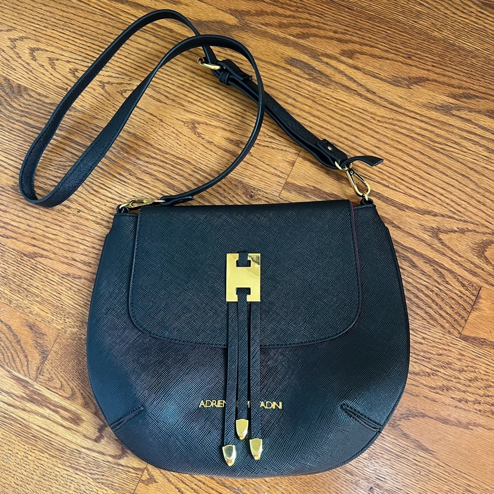 ▪️ADRIENNE VITTADINI: Women’s black crossbody purse w/tassel accent & snap▪️ - Picture 4 of 12